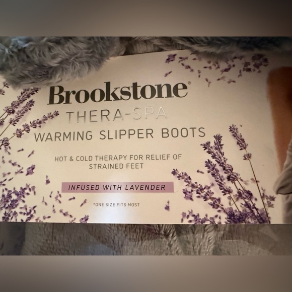 Brookstone | Lavender Infused Warming Slipper Boots NIB - Picture 5 of 7